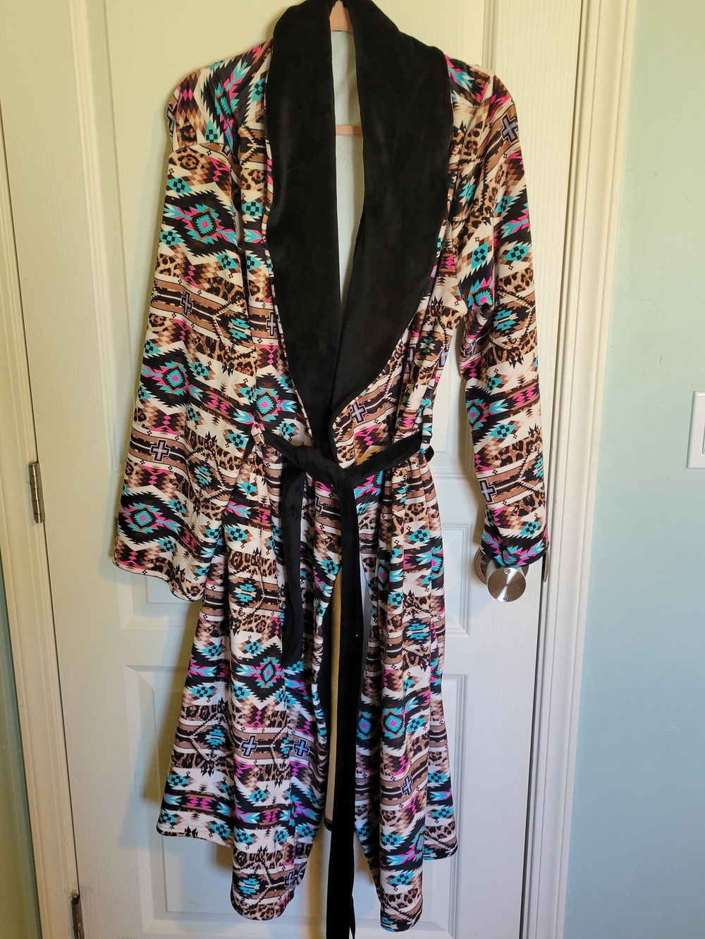 Cozy Aztec-Print Plush Robe with Black Shawl Collar